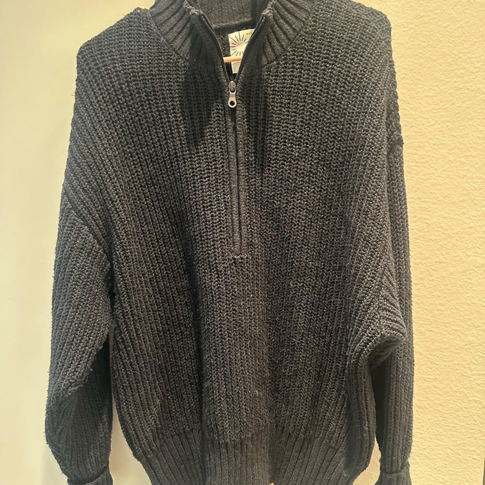 Offline By Aerie Women’s Over Sized Black Sweater Size Small